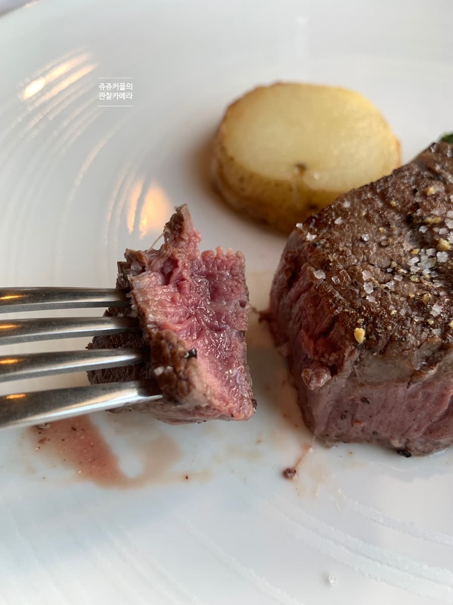 서래마을 맛집 회식장소 프렌치 레스토링 라싸브어 런치코스 한우안심스테이크 미듐레어 후기